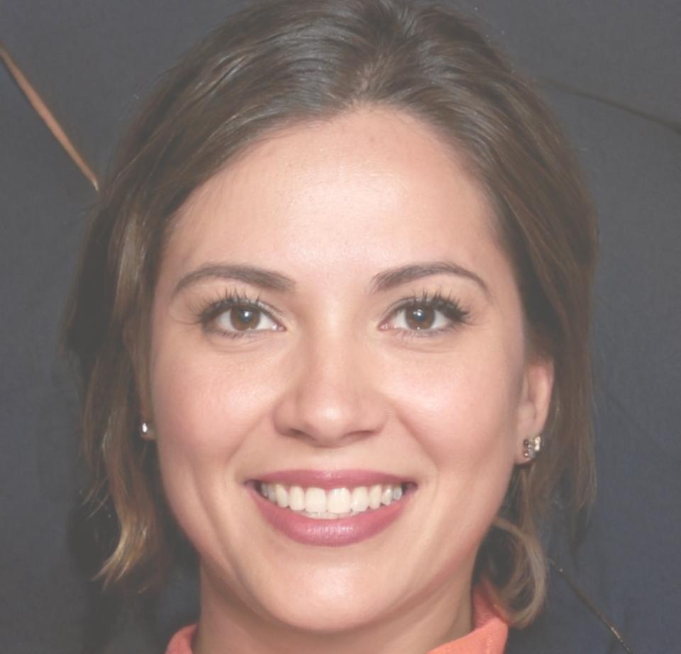 Бизнес-аналитик Елена Кузнецова